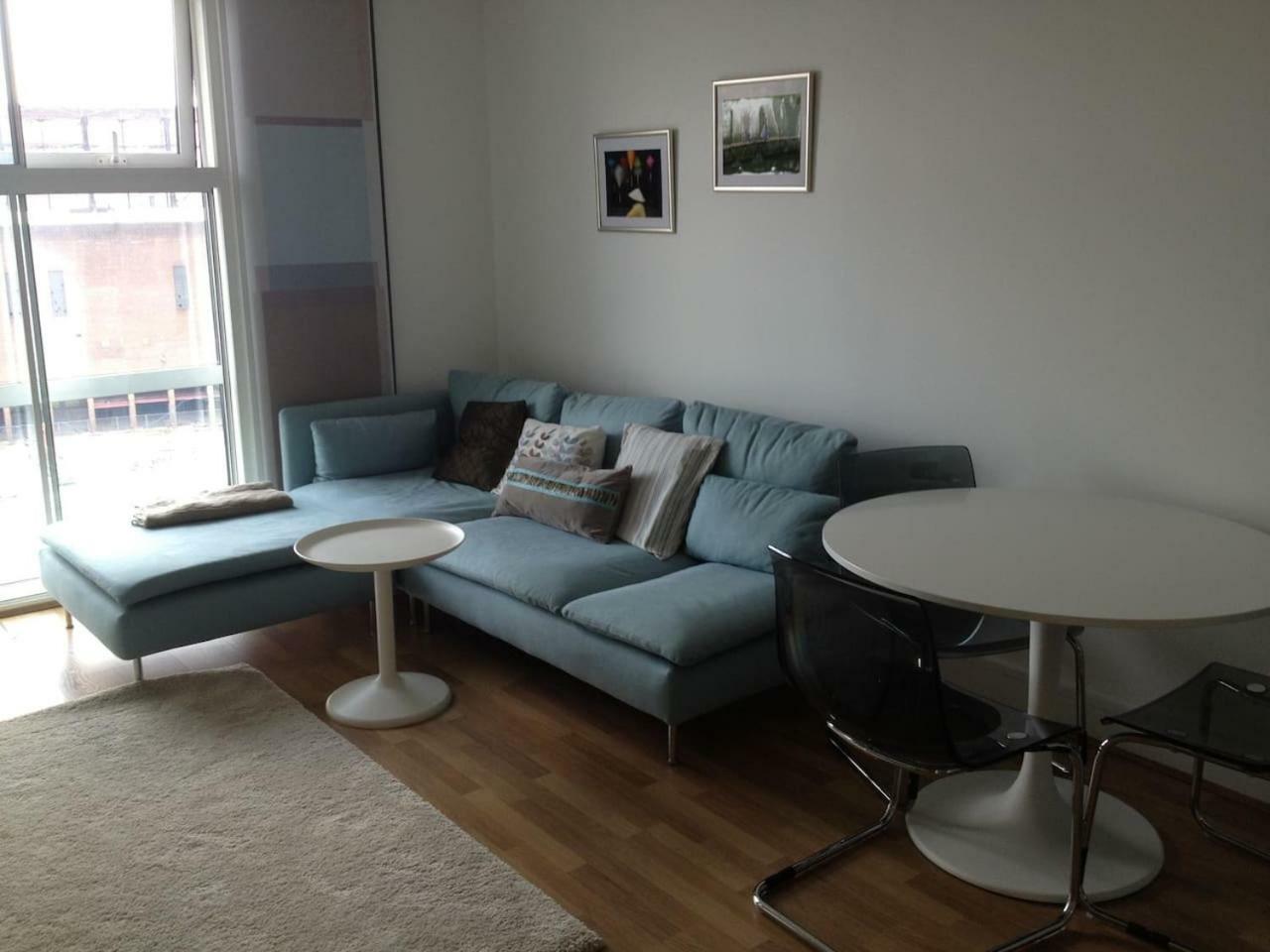 1 Bedroom In Chelsea Bridge Wharf ลอนดอน ภายนอก รูปภาพ